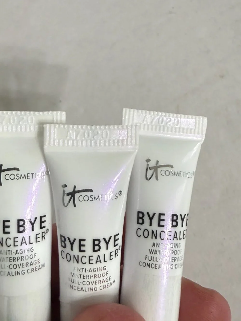 It Cosmetics Bye Bye Concealer - MEDIUM -  .07 Oz TRAVEL SIZE - SEALED- Lot of 3